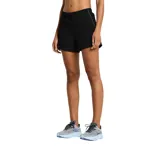 Short de running Saucony Outpace color negro, con cintura elástica y cordón de ajuste externo. Cuenta con un bolsillo trasero con cremallera, dos bolsillos abiertos en el calzoncillo interno y logotipos reflectantes.