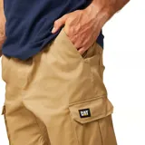 Pantalon cargo color tostado, con cintura y puños elásticos. Cuenta con bolsillos laterales tipo cargo, bolsillo para celular y bolsillo trasero para herramientas.