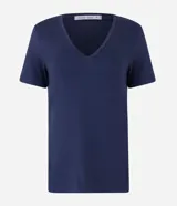 Blusa básica de viscosa color marrón, con cuello en V y mangas cortas. Diseño liso y ajustado.
