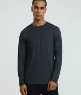 Remera deportiva de manga larga Get Over, confeccionada en tejido tecnológico con tecnología dry de secado rápido. Presenta cuello redondo y un diseño ergonómico que favorece la libertad de movimiento durante el entrenamiento.