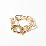 Pulsera dorada con eslabones grandes y cierre tipo toggle.