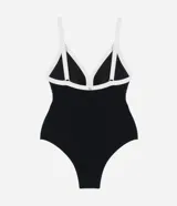 Traje de baño enterizo negro con escote en V y ribetes blancos contrastantes.