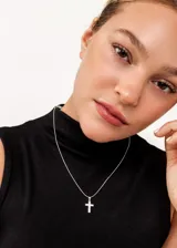 Cadena fina de plata 925 hipoalergénica, con eslabones tipo cola de ratón.