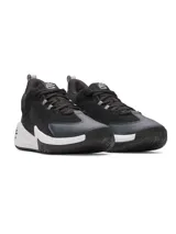 Championes Under Armour Curry 3Z7 SDE de básquet, color negro con entresuela blanca. Combinan capellada de malla transpirable y revestimientos de cuero, con amortiguación Charged Cushioning y suela de goma con patrón de tracción.
