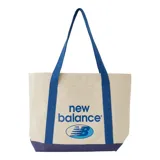 Bolso de mano New Balance color crema con base azul marino y asas azules. Logotipo de New Balance estampado en azul en el frente.