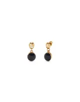 Par de aros colgantes con gancho, de metal dorado y dije redondo de murano negro.