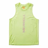 Musculosa de running Merrell color verde lima, con cuello redondo y diseño sin mangas. Presenta el nombre de la marca estampado verticalmente en el centro del frente.