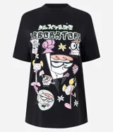 Remera negra de algodón con estampado gráfico de la serie animada Laboratorio de Dexter. Presenta cuello redondo, mangas cortas y un corte holgado.
