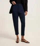 Pantalón zanahoria negro de punto roma sin cintura.