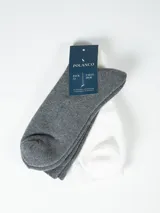 Pack de medias Polanco talle 38-41, incluye un par de medias grises y un par de medias blancas.