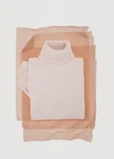 Jersey Mariana de punto medio con cuello vuelto y manga larga, de corte recto.
