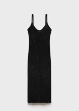 Vestido midi de punto con lentejuelas brillantes, escote en pico y tirantes finos. Diseño entallado con abertura frontal.