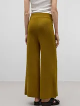 Pantalón de punto de lino de doble frontura para mujer, color verde oliva. Con cinturilla elástica y pierna ancha.