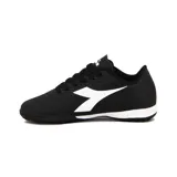 Championes de fútbol Diadora Futbol 5 Striker Ii Tf Teen, color negro con detalles en blanco.