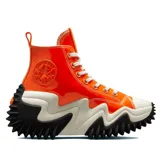 Championes Converse modelo Run Star Motion Hi, con capellada de material sintético brillante color naranja. Presenta una suela de plataforma con diseño ondulado y dentado en color blanco y negro, y el clásico parche circular de la marca en el lateral.