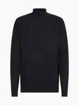 Sweater negro de cuello perkins confeccionado en lana merino extrafina. Tiene cuello, puños y bajo de canalé.