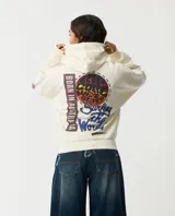 Canguro color marfil con capucha y cierre frontal, con gran estampado multicolor en la espalda que incluye las leyendas 'Born in Australia' y 'Surfing the World'.