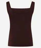 Blusa básica sin mangas marca Cortelle, confeccionada en poliamida, con escote cuadrado y tirantes medianos.