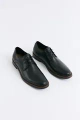 Zapato de vestir Freeway modelo Murphy, color marrón, con cordones y suela de goma oscura.