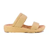 Sandalias bajas color beige con dos tiras anchas de cuero sintético sobre el empeine y plantilla acolchada con tecnología Low Impact.