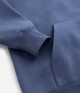 Buzo deportivo con capucha y cordón ajustable, manga larga y bolsillo tipo canguro. Confeccionado en tejido de algodón con felpa interior.