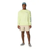 Short de secado rápido color beige, diseñado para actividades acuáticas y pesca. Cuenta con cintura elástica ajustable con cordón, bolsillos laterales de malla, un bolsillo trasero con cierre y calzoncillos interiores de malla para mayor comodidad.