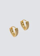 Par de aros tipo argolla dorados con dos hileras de circonitas.