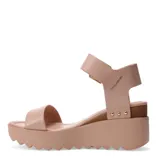 Sandalias de plataforma Bottero en color beige, con tira frontal ancha, pulsera al tobillo con hebilla metálica dorada y detalle de tachas laterales.