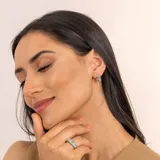 Aros de plata 925 con cuentas de apatita color celeste.