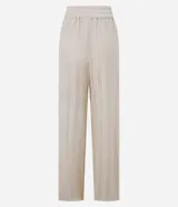 Pantalón recto color beige con textura, confeccionado en algodón BCI más sostenible, con cintura alta elástica y lazo de ajuste.