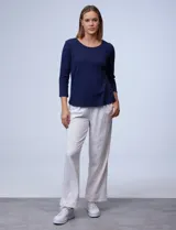 Remera azul marino de algodón, marca Ruby Rd, con escote redondo y mangas 3/4.