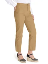 Pantalón de mujer color curry, de pierna recta y tiro alto, con bolsillos estilo carpintero. Confeccionado en algodón orgánico.