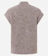 Chaleco de punto gris oscuro con textura jaspeada, diseño sin mangas, corte holgado y cuello alto tipo mock neck.