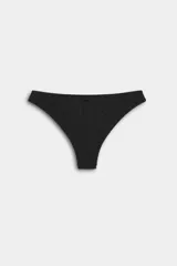 Bombacha de bikini negra con acabado brillante y textura en zigzag, de corte clásico.