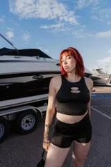 Short de lycra negro de tiro medio.