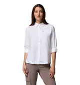 Camisa de aventura Columbia modelo Silver Ridge Utility, color blanco, de manga larga con tecnología Omni-Shade y Omni-Wick, cuello camisero, cierre frontal de botones y bolsillos en el pecho con solapa y cierre de cremallera.