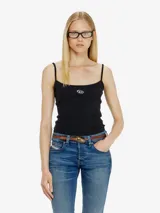Top ajustado Diesel T-Hupy-Od de tejido acanalado negro, con tirantes finos y logo metálico Oval D en el centro del pecho.