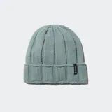 Gorro de lana tejido color verde agua con dobladillo y etiqueta lateral con logo de la marca Stance.