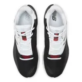 Championes de básquet New Balance Two Wxy v4, color blanco y negro, con detalles en rojo.