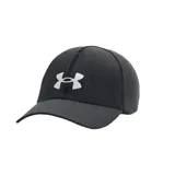Gorra deportiva Under Armour Shadow Run negra con logo blanco bordado en el frente.