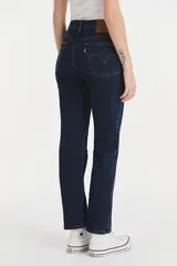 Jeans Levi's 501 Crop de tiro alto, color azul oscuro, con corte recto y largo hasta el tobillo.