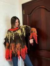 Sweater marrón de lana merino con cuello redondo y flecos XL de colores amarillo, naranja y borgoña.