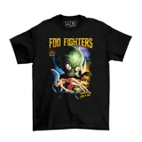 Remera negra de manga corta con estampado gráfico frontal inspirado en cine de ciencia ficción clásico, con el logo de la banda Foo Fighters y la leyenda Handmade Rock 'n Roll.