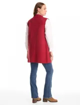 Chaleco tejido de punto marca Sioni, color rojo, con cuello solapa, cierre frontal con botones dorados y bolsillos delanteros.