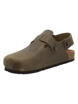 Zueco de cuero marrón para hombre, con hebilla ajustable en el empeine y tira ajustable en el talón. Cuenta con suela anatómica de corcho y base de goma antideslizante.