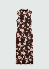 Vestido midi ajustado al cuerpo, sin mangas y cuello alto, con estampado abstracto en tonos borgoña y beige.