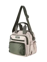 Kit de mochila y lunchera térmicas color negro, marca Terrano. La mochila cuenta con un amplio compartimento principal, bolsillo frontal, bolsillos laterales de red elástica y correas ajustables y acolchadas. La lunchera tiene interior térmico, bolsillo frontal con cierre, correa regulable y manija superior.