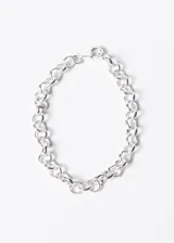 Pulsera de eslabones gruesos plateados.