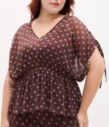 Blusa bata de manga corta holgada de tule marrón con estampado geométrico, cuello en V, lazo en las mangas y fruncido en la cintura.