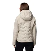 Campera técnica Columbia modelo Grand Trek III Down, color beige, con tecnología térmica reflectante Omni-Heat Infinity y construcción impermeable Omni-Tech. Presenta capucha ajustable, cierre frontal revestido, bolsillos laterales con cremallera y puños con orificios para pulgares.